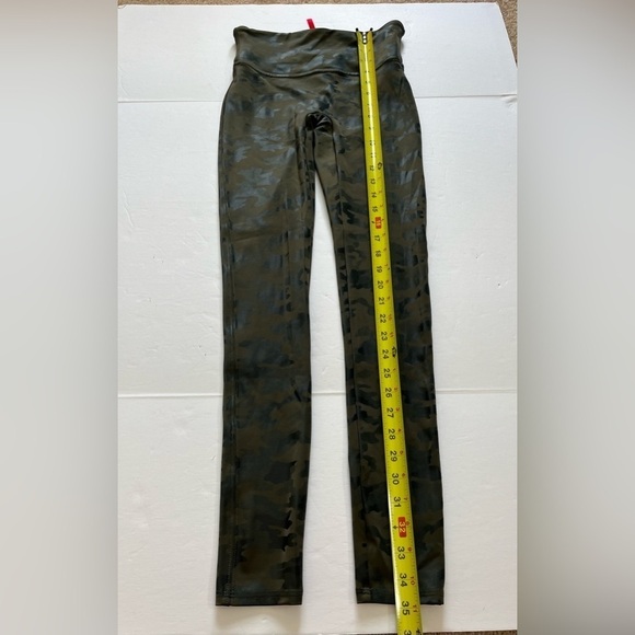 Spanx Camo Green Leggings Size Small *See dimensions - Picture 7 of 8